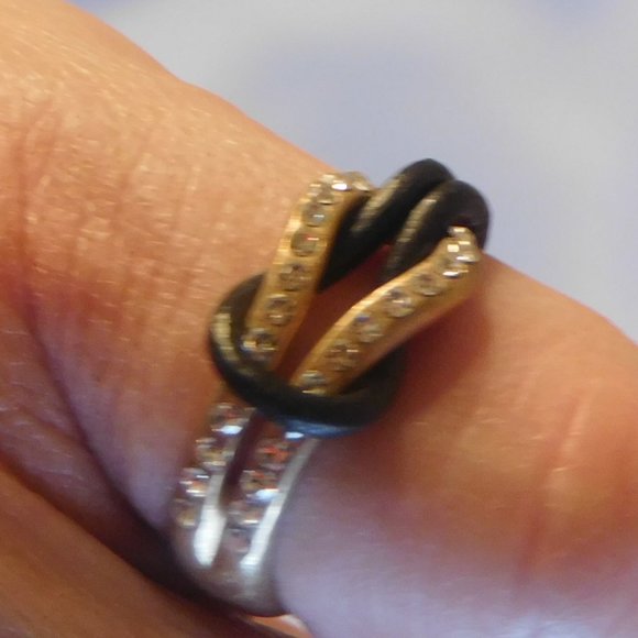 Love Knot Ring - Picture 2 of 3